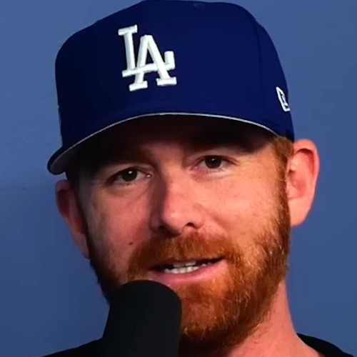 A:/themes/public/images/celebs300/Andrew Santino.jpg